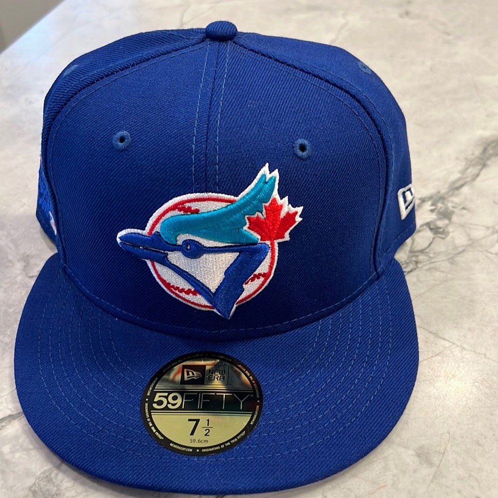New Era fitted Blue Jays hat size 7 1/2